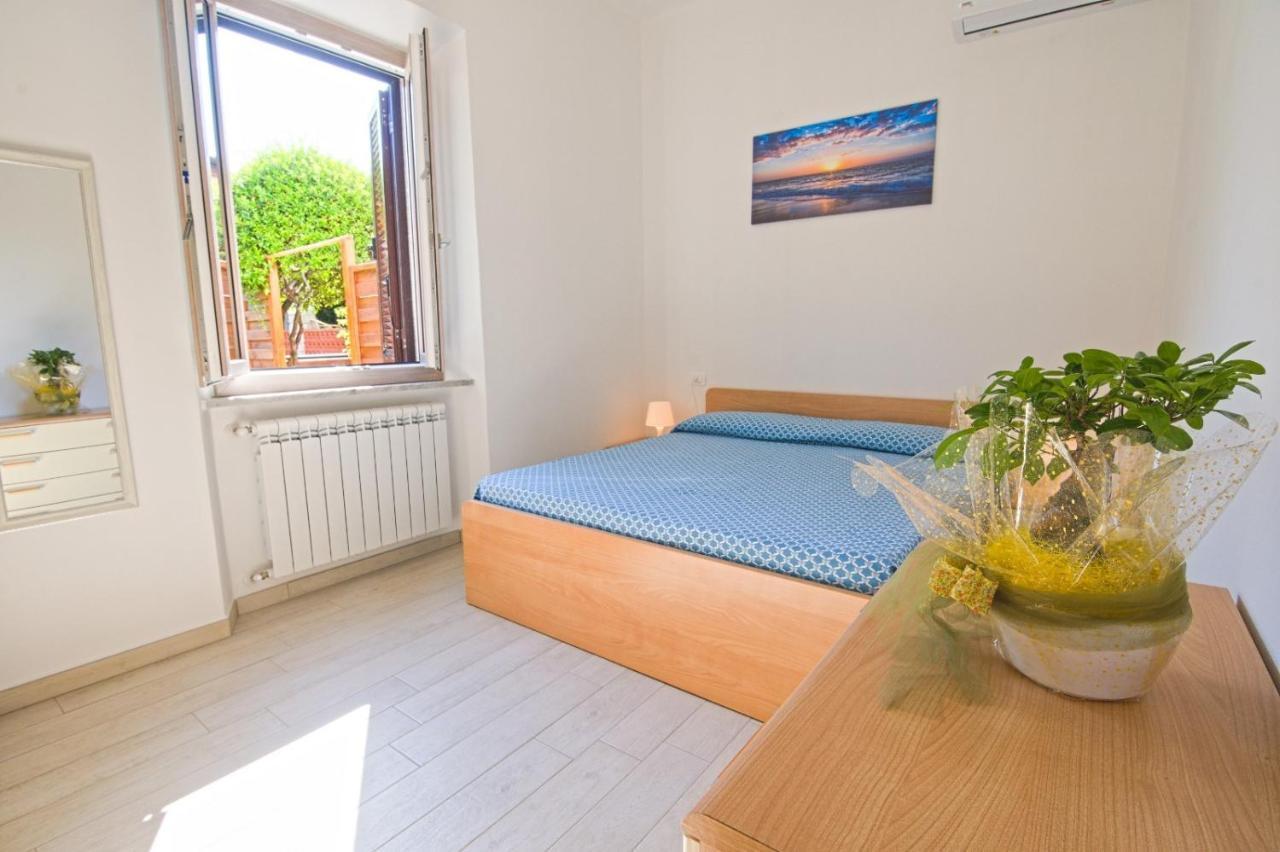 Aethalia - A 300Mt Dal Mare Apartment Марина ди Кампо Екстериор снимка