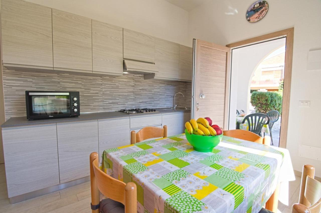 Aethalia - A 300Mt Dal Mare Apartment Марина ди Кампо Екстериор снимка